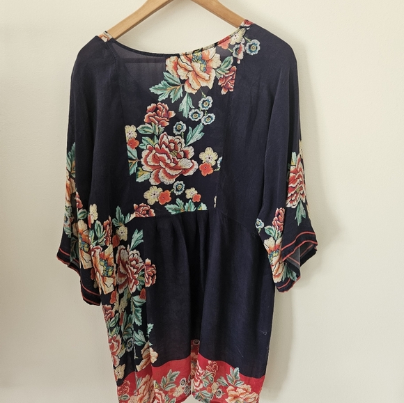 Johnny Was vneck floral tunic - Picture 11 of 11